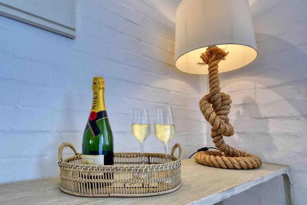 Beautiful, Modern Apartment Seconds From Beach Perth 0*,  Australia