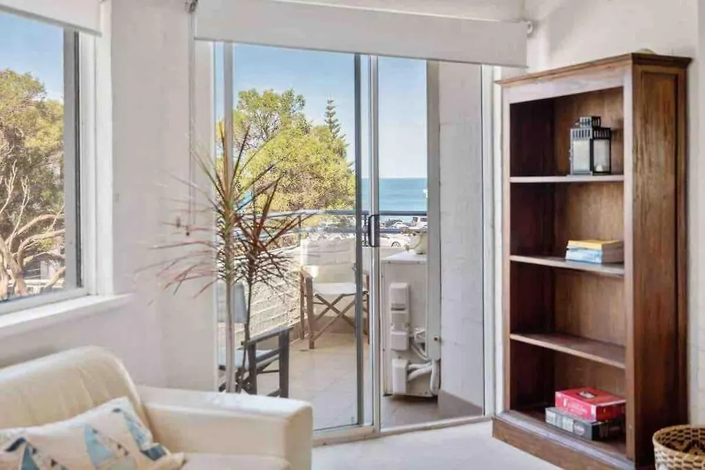 Beautiful, Modern Apartment Seconds From Beach Perth Australia